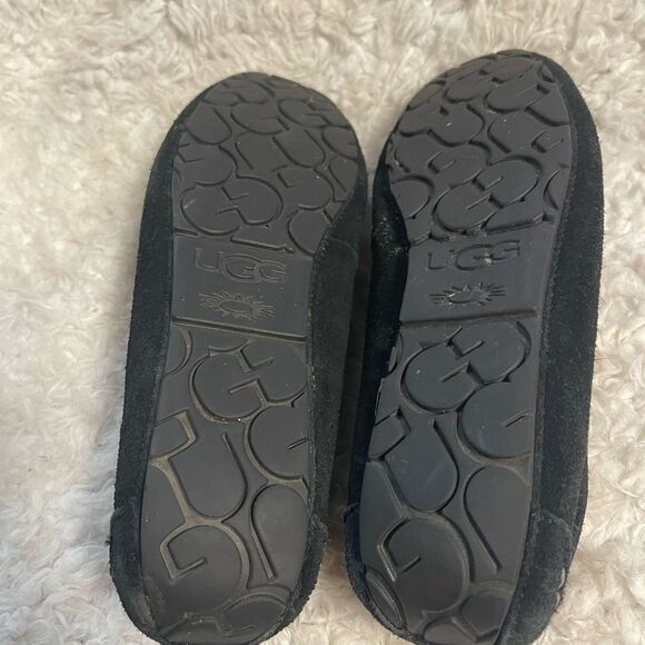 UGG Lizzy Moccasin Black Leather Suede Tassels accent SZ10 - Picture 9 of 10